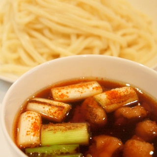 鶏肉のお出汁と焼き葱が美味しい♪鴨南蛮風うどん